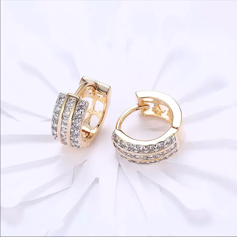New 18K Gold Plated Round Hoop Earrings - Picture 3 of 5